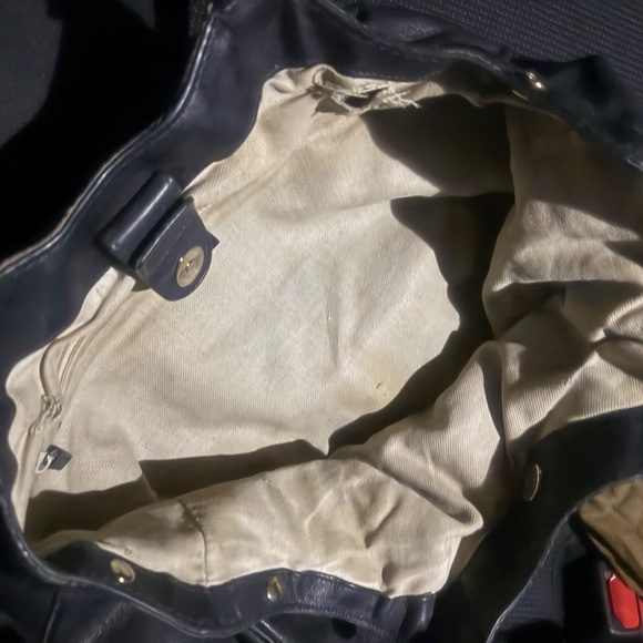 Gucci Black Shoulder Bag - Picture 2 of 4